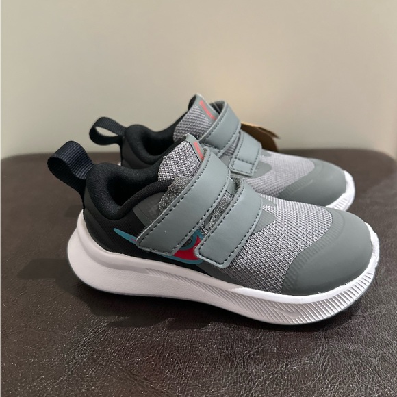 NWT Nike Star Runner Size 6C - Picture 2 of 6